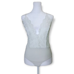 Fashion Nova Womens Plunge V Neck‎ Embroidered Lace Bodysuit Size XS White